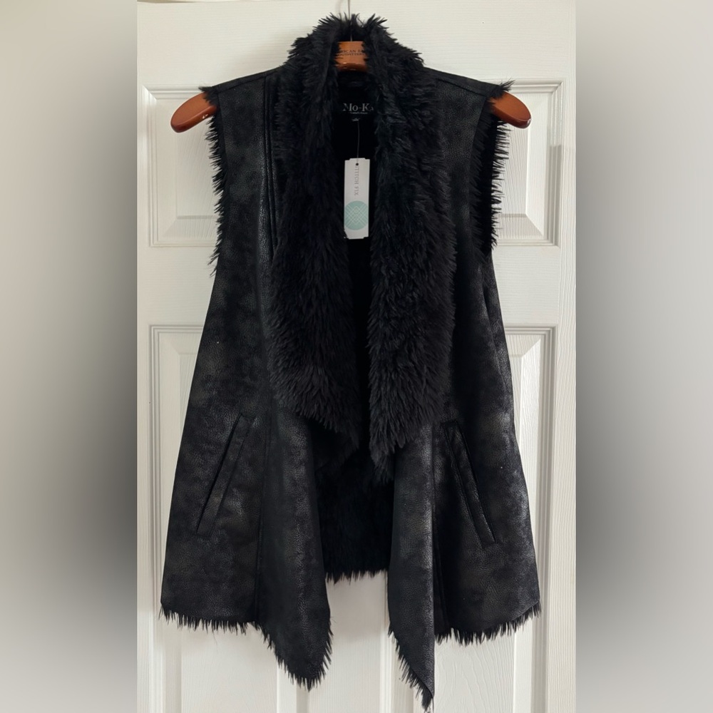 NEW With Tags Size Medium Moka Mo-Ka Black Faux Fur Shearling Winter Vest